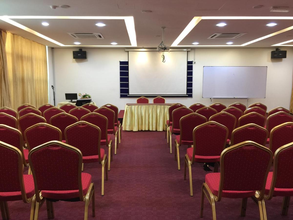 Melang Hotel 2*